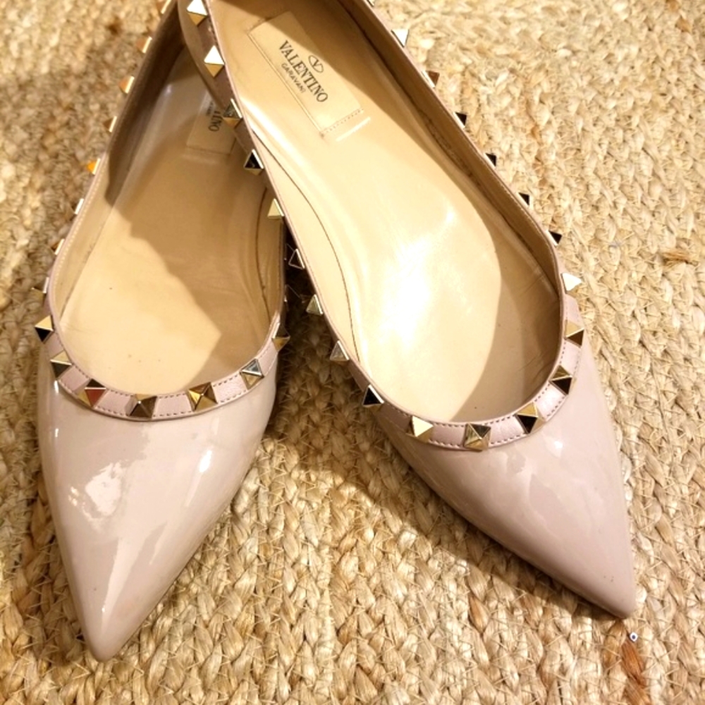 Valentino Garavani Rockstud nude flats